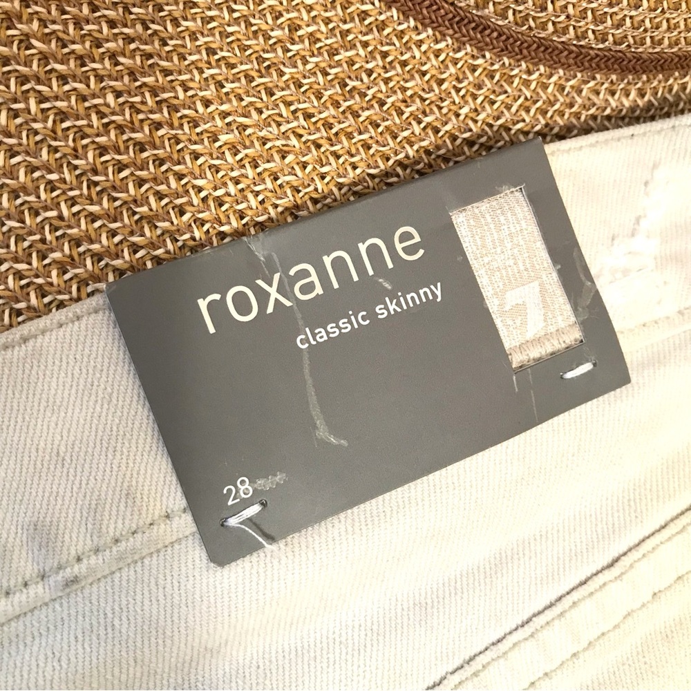 7 For All Mankind Light Wash Skinny Jeans - Picture 10 of 16